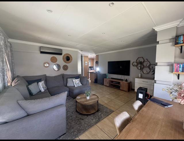 2 BEDROOM CLUSTER FOR SALE IN SUNAIR PARK